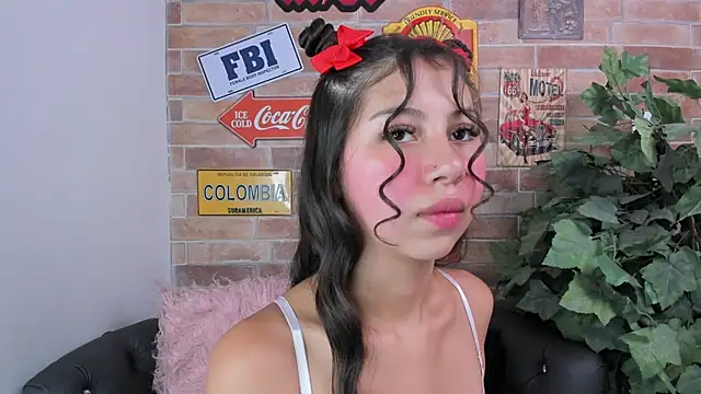 Snapshot of misss_luxury chatting on 09/19/25, 11:11 misss luxury online show from 09/19/25, 11:11