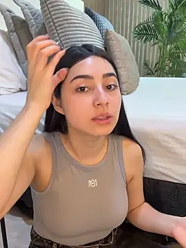 EmelyParker online show from 04/12/26, 07:30