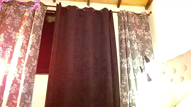 Snapshot of Dulce_Tara chatting on 11/22/25, 01:15 Dulce Tara online show from 11/22/25, 01:15