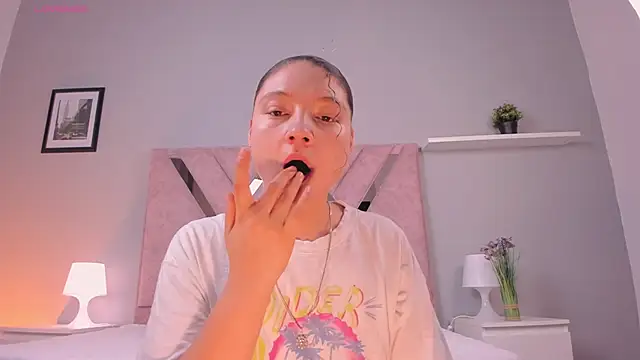 victoria becker  online show from 02/08/26, 11:57