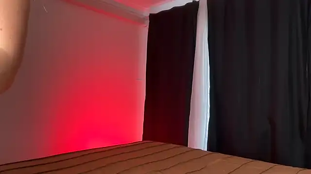 Snapshot of louiseberkeley chatting on 02/12/26, 05:46 louiseberkeley online show from 02/12/26, 05:46