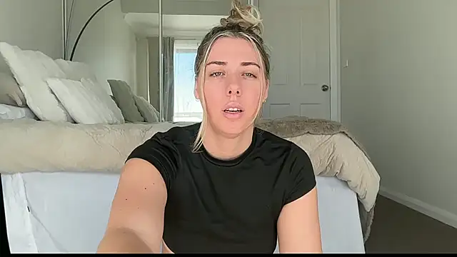 louiseberkeley online show from 04/06/26, 10:44