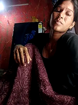 Snapshot of Sonam_pandeyji chatting on 09/08/25, 03:33 Sonam pandeyji online show from 09/08/25, 03:33