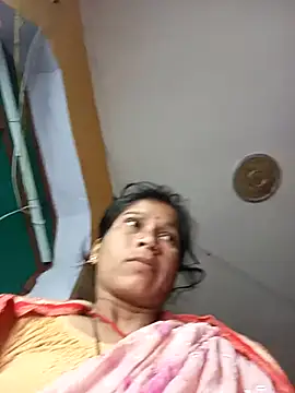 Snapshot of Sonam_pandeyji chatting on 11/12/25, 11:14 Sonam pandeyji online show from 11/12/25, 11:14