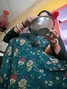 Snapshot of Sonam_pandeyji chatting on 12/16/25, 02:11 Sonam pandeyji online show from 12/16/25, 02:11