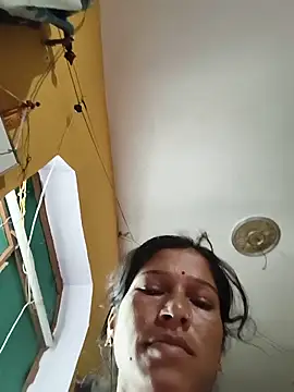 Snapshot of Sonam_pandeyji chatting on 06/30/26, 12:00 Sonam pandeyji online show from 06/30/26, 12:00