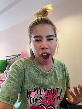 Kath C online show from 09/25/25, 03:54