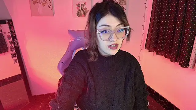 isaferrer06 online show from 12/04/25, 04:11