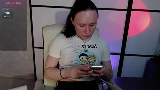 Snapshot of Katherine_reinhart chatting on 09/15/25, 11:32 Katherine reinhart online show from 09/15/25, 11:32