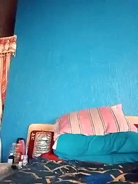 Snapshot of mileesha chatting on 12/17/24, 02:44 mileesha online show from 12/17/24, 02:44