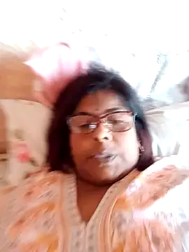 Snapshot of mileesha chatting on 12/28/24, 02:32 mileesha online show from 12/28/24, 02:32