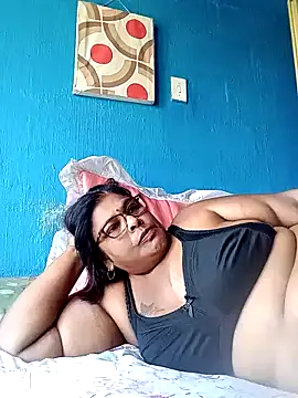 Snapshot of mileesha chatting on 01/23/25, 12:19 mileesha online show from 01/23/25, 12:19