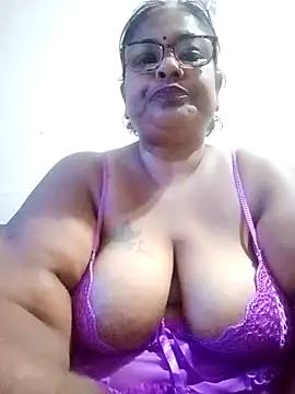 Snapshot of mileesha chatting on 03/12/25, 06:44 mileesha online show from 03/12/25, 06:44