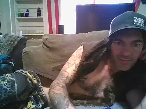 Snapshot of theboobietrap chatting on 10/11/25, 04:38 theboobietrap online show from 10/11/25, 04:38