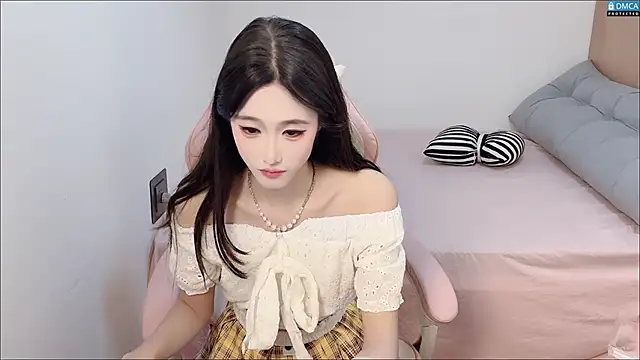 Snapshot of R_R6 chatting on 11/04/25, 06:01 R R6 online show from 11/04/25, 06:01