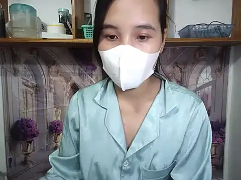 Snapshot of Linda-24 chatting on 11/19/25, 06:30 Linda-24 online show from 11/19/25, 06:30