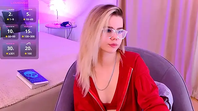 Snapshot of PrincessSlay chatting on 11/11/25, 05:29 PrincessSlay online show from 11/11/25, 05:29