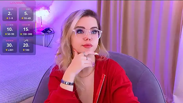 Snapshot of PrincessSlay chatting on 11/21/25, 05:28 PrincessSlay online show from 11/21/25, 05:28