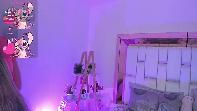 Snapshot of MiaVillalobos chatting on 09/12/25, 12:05 MiaVillalobos online show from 09/12/25, 12:05