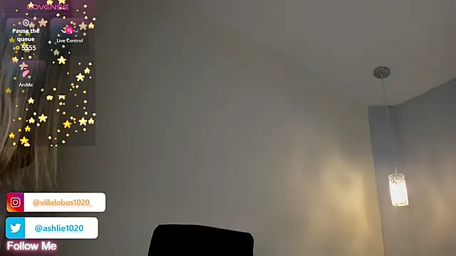 Snapshot of MiaVillalobos chatting on 10/29/25, 12:07 MiaVillalobos online show from 10/29/25, 12:07