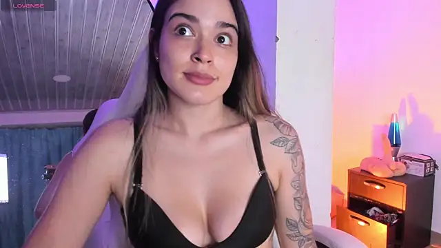 MiaVillalobos online show from 05/27/26, 12:29
