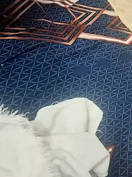 Snapshot of whitelady15 chatting on 12/17/25, 06:58 whitelady15 online show from 12/17/25, 06:58