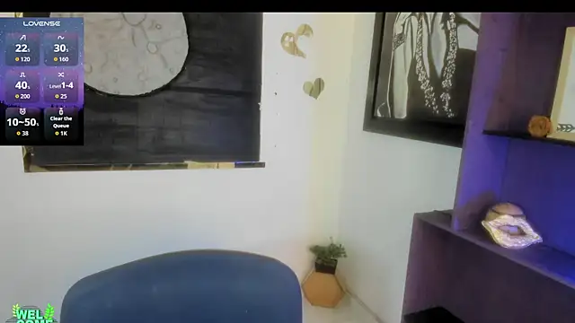 Roxannelorence  online show from 11/12/25, 03:23