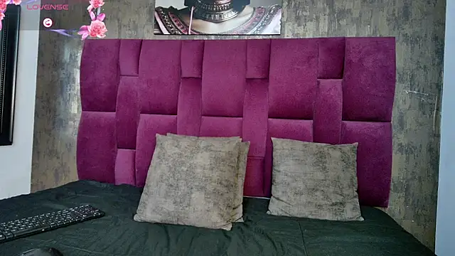 sophiasweet  1 online show from 10/07/25, 12:24