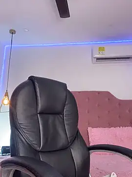 Velveet x online show from 11/27/25, 11:23