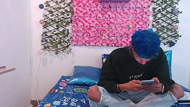 Snapshot of iam_lukas__ chatting on 09/10/25, 02:55 iam lukas online show from 09/10/25, 02:55