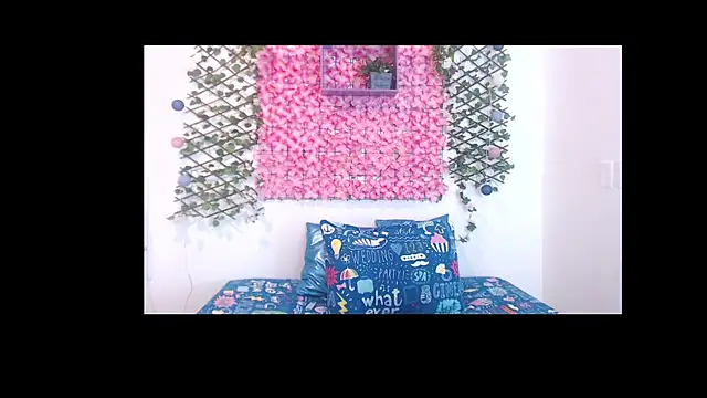 Snapshot of iam_lukas__ chatting on 09/17/25, 05:20 iam lukas online show from 09/17/25, 05:20