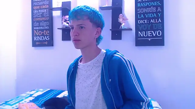 Snapshot of iam_lukas__ chatting on 09/27/25, 01:21 iam lukas online show from 09/27/25, 01:21