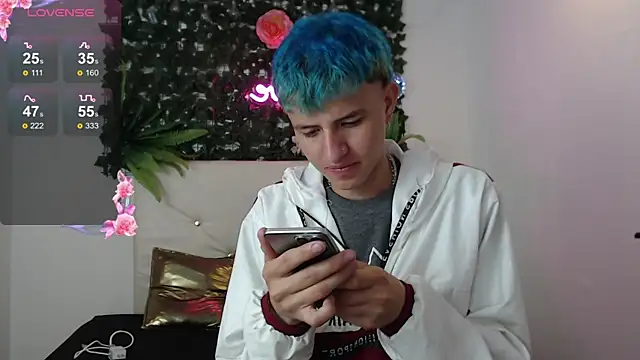 Snapshot of iam_lukas__ chatting on 10/07/25, 03:47 iam lukas online show from 10/07/25, 03:47