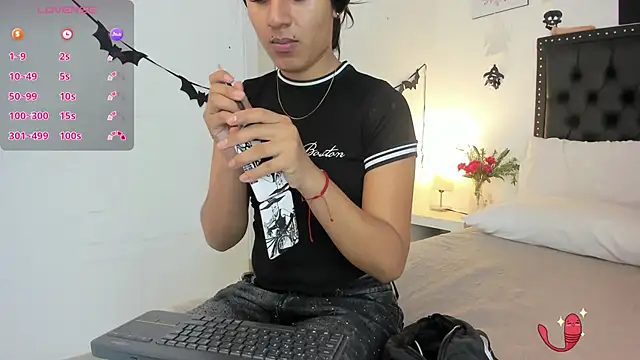 ScarlettVell online show from 10/22/25, 07:02