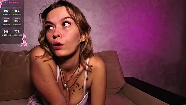 Snapshot of DemonaCast chatting on 09/12/25, 09:04 DemonaCast online show from 09/12/25, 09:04