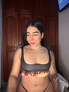 Snapshot of KaditaNavarro chatting on 10/29/25, 09:49 KaditaNavarro online show from 10/29/25, 09:49