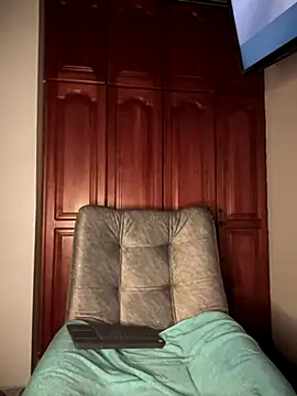 Snapshot of KaditaNavarro chatting on 11/01/25, 01:18 KaditaNavarro online show from 11/01/25, 01:18