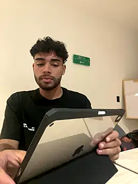 RaphaelDufort online show from 10/30/25, 09:48