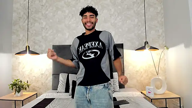 Snapshot of RaphaelDufort chatting on 11/17/25, 11:21 RaphaelDufort online show from 11/17/25, 11:21