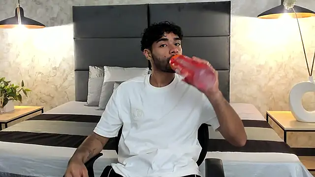 Snapshot of RaphaelDufort chatting on 11/22/25, 11:37 RaphaelDufort online show from 11/22/25, 11:37