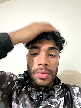 Snapshot of RaphaelDufort chatting on 11/23/25, 11:26 RaphaelDufort online show from 11/23/25, 11:26