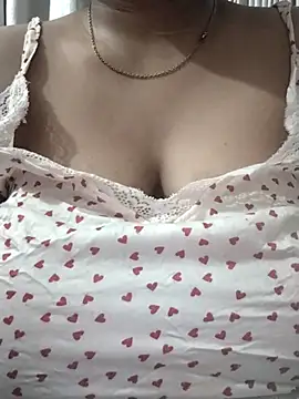 Snapshot of Raj-Rani01 chatting on 10/17/25, 10:23 Raj-Rani01 online show from 10/17/25, 10:23