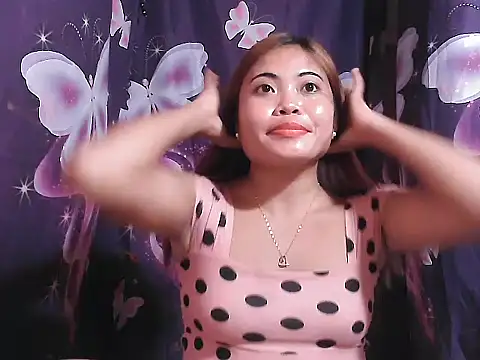 Snapshot of Hot_Samantha4u chatting on 04/21/26, 01:42 Hot Samantha4u online show from 04/21/26, 01:42