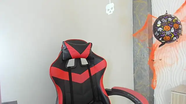 Raven Rouge  online show from 10/30/25, 05:20