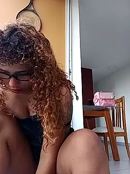 Snapshot of Vikyvoyeur chatting on 11/11/25, 04:40 Vikyvoyeur online show from 11/11/25, 04:40