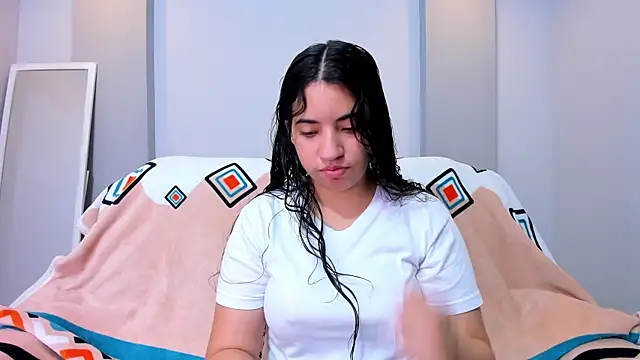 Nicol Chang online show from 11/21/25, 08:18