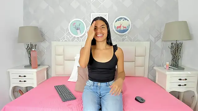 Snapshot of naia_cox chatting on 10/25/25, 03:47 naia cox online show from 10/25/25, 03:47