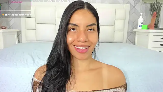 Snapshot of naia_cox chatting on 11/06/25, 03:40 naia cox online show from 11/06/25, 03:40