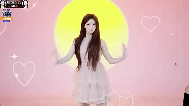 Snapshot of 1X-one chatting on 11/08/25, 04:12 1X-one online show from 11/08/25, 04:12