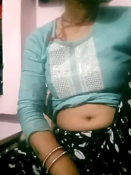 Hot-qwer online show from 04/01/26, 06:38